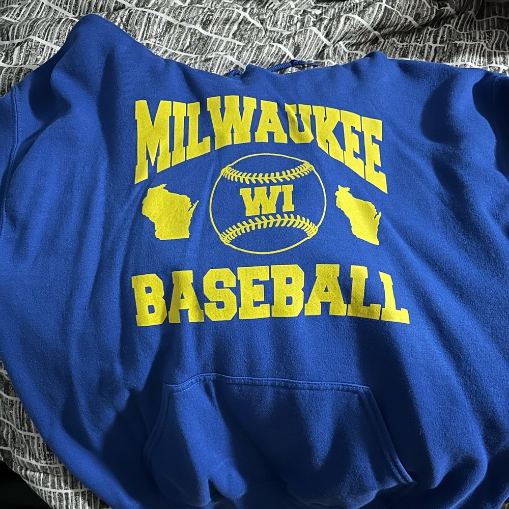 Unisex Milwaukee Brewers hoodie